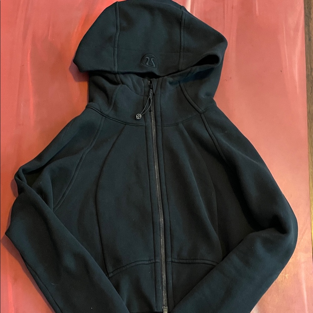 Excellent Condition Lululemon Athletica Scuba Full Zip Cropped Hoodie Size 4